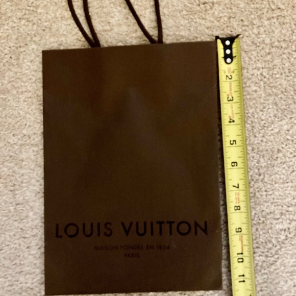 Authentic Gucci & LV Shopping Bags - Picture 5 of 7